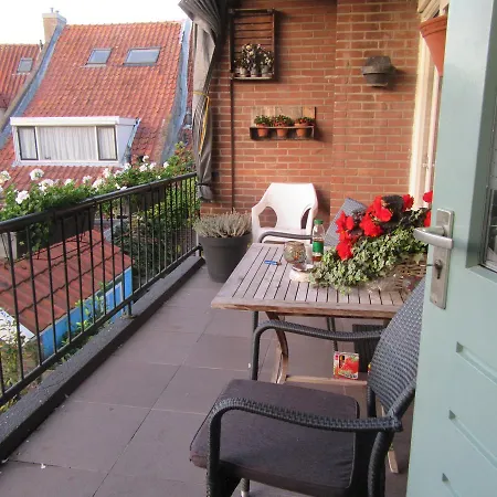 Bed & Breakfast Onder De Dekens * הארדרוייק